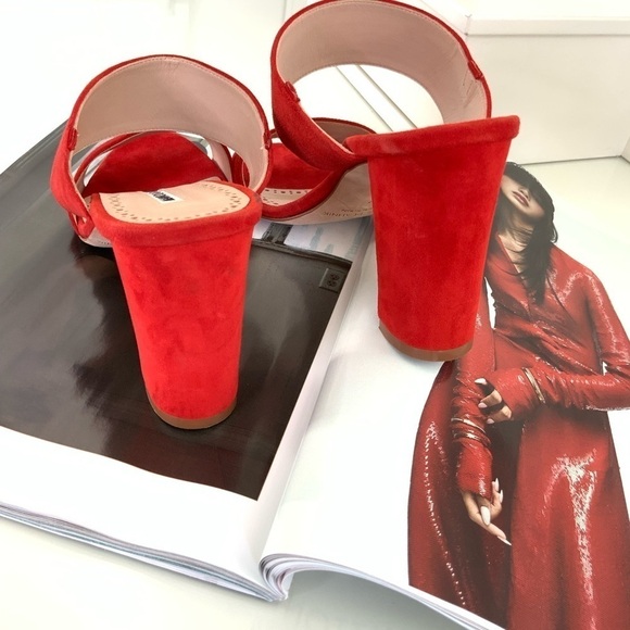 MANOLO BLAHNIK Khan Suede Block-Heel Sandals - Picture 7 of 9